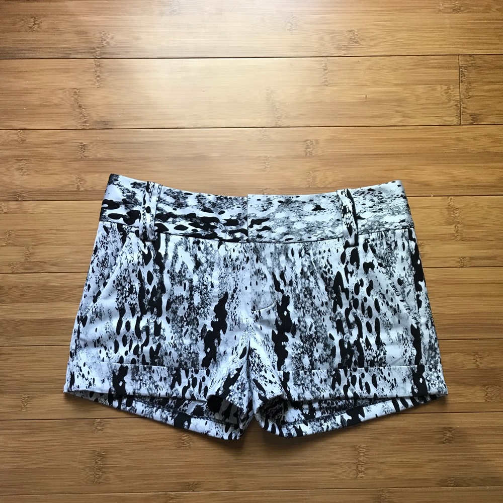 Alice and Olivia black and white patterned shorts